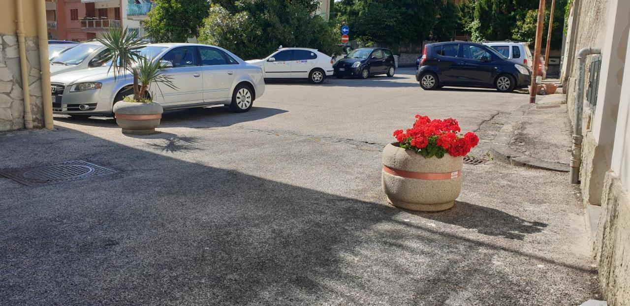 Relais Villa Montedonzelli Napoli Bagian luar foto